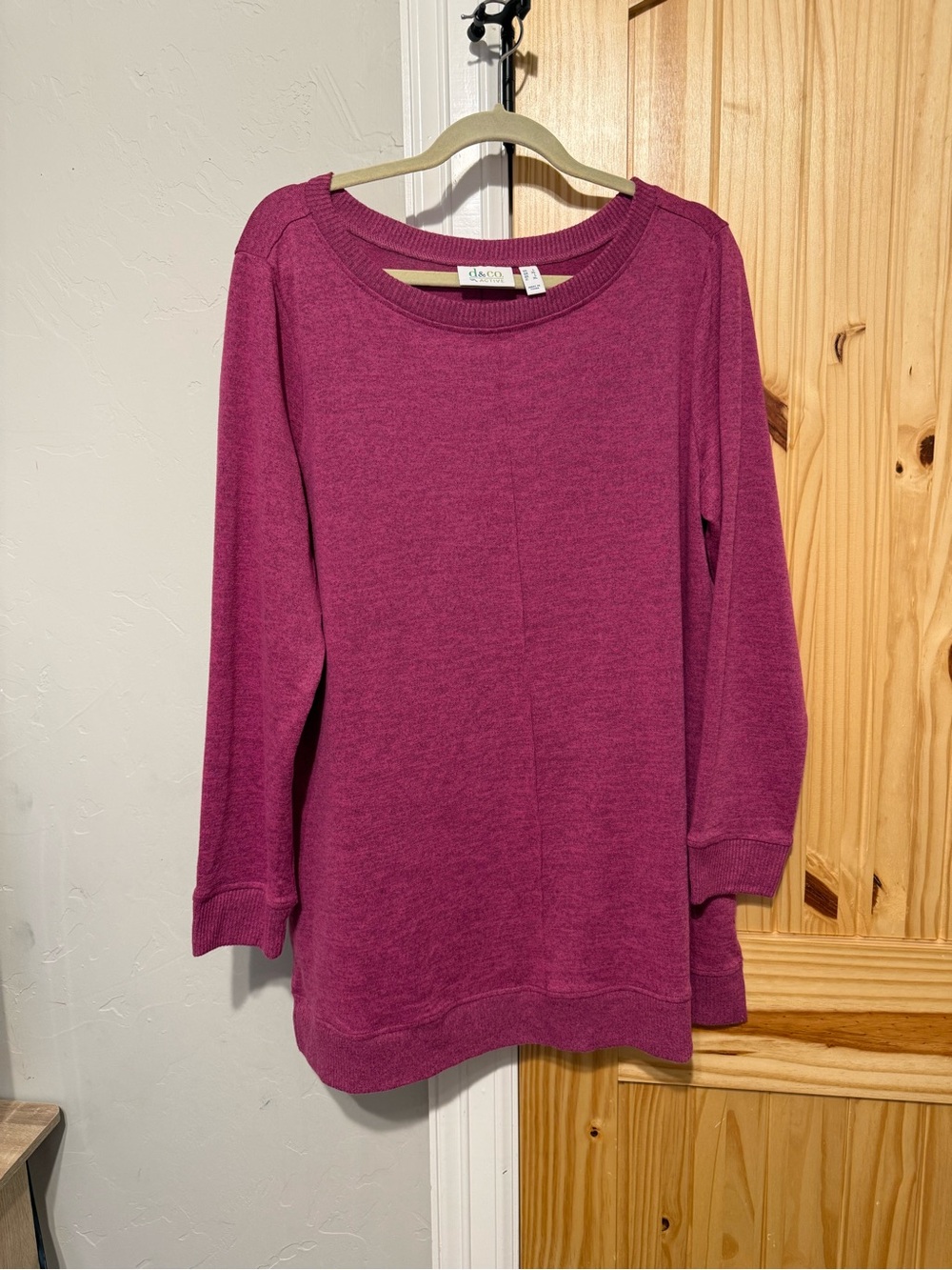D&Co Women's Crewneck Pullover Sweatshirt